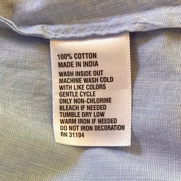 Crown and Ivy women’s size medium never worn pale blue button up shirt - Picture 6 of 7